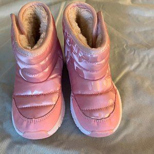 Baby pink and Metallic snowboots